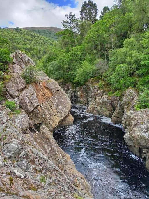 Riverside Lodge In Killiecrankie Bridge of Tilt Екстериор снимка